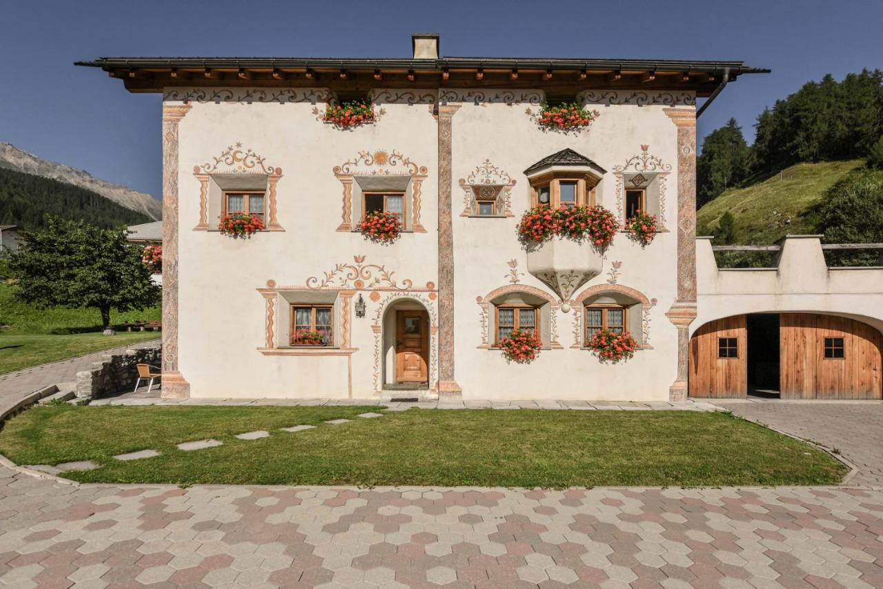 Chasa Curtins Apartment Valchava Exterior photo